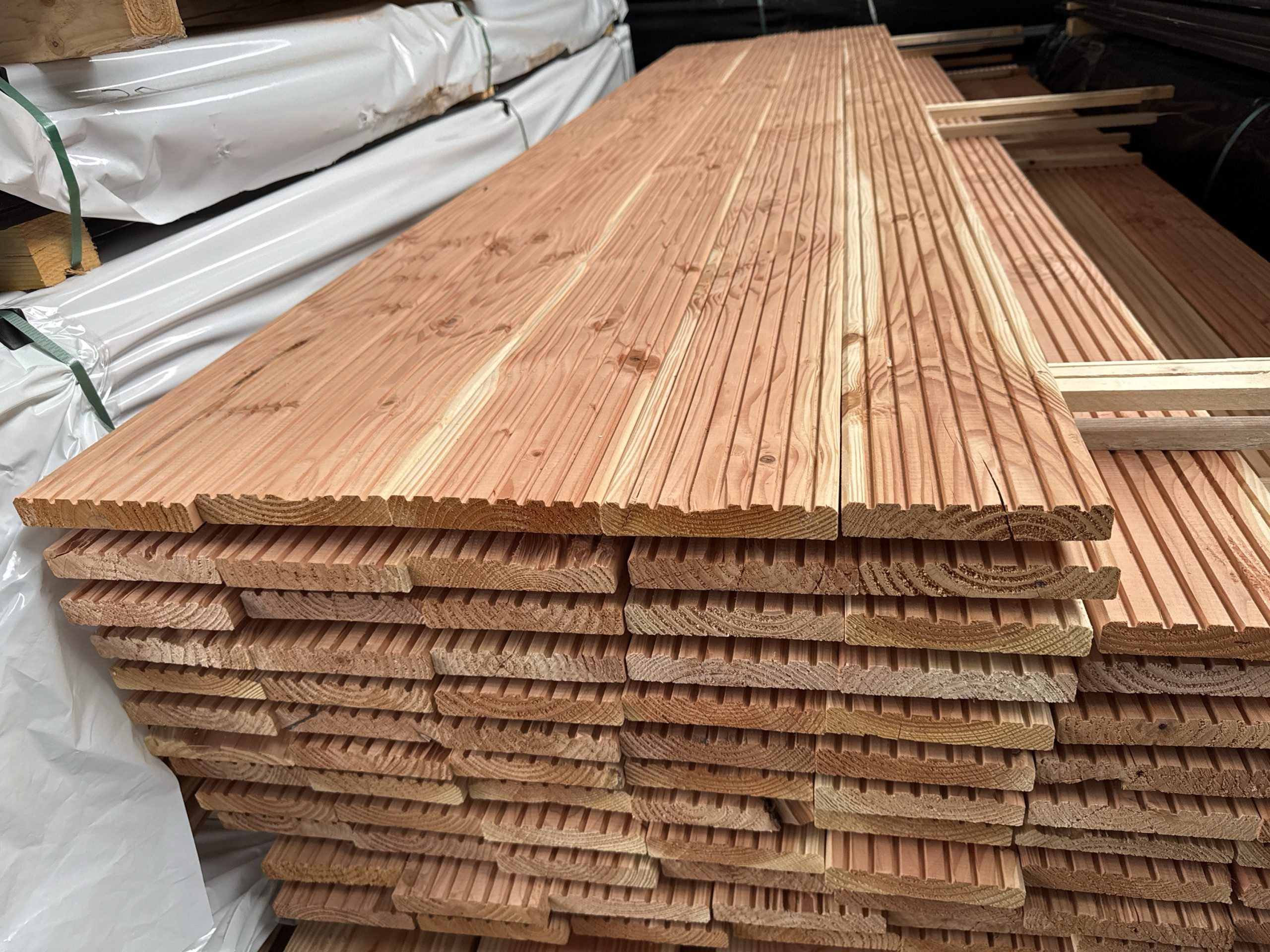 Douglas vlonderplank 27x140 mm - 400 cm